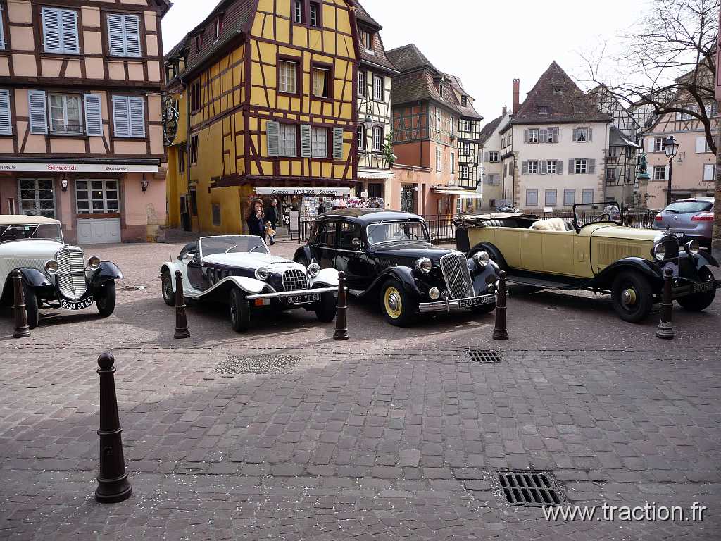 2009_03_01_colmar (48).jpg - 01/03/2009 - 68000 COLMAR, Les voitures sont stationnées pour le repas, Place de l'Ancienne Douane